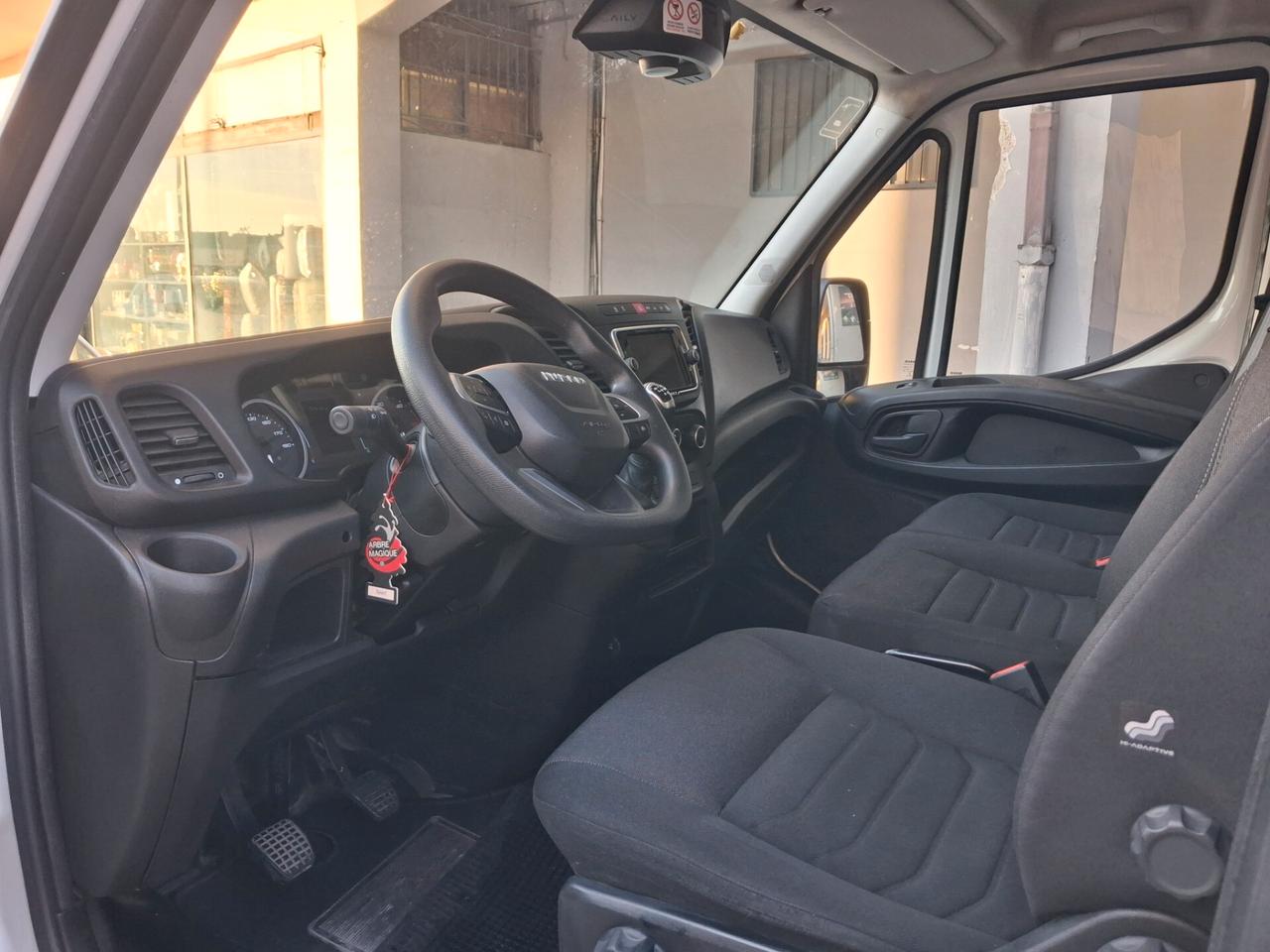 Iveco Daily v35 s 14 2022 unico prop nav