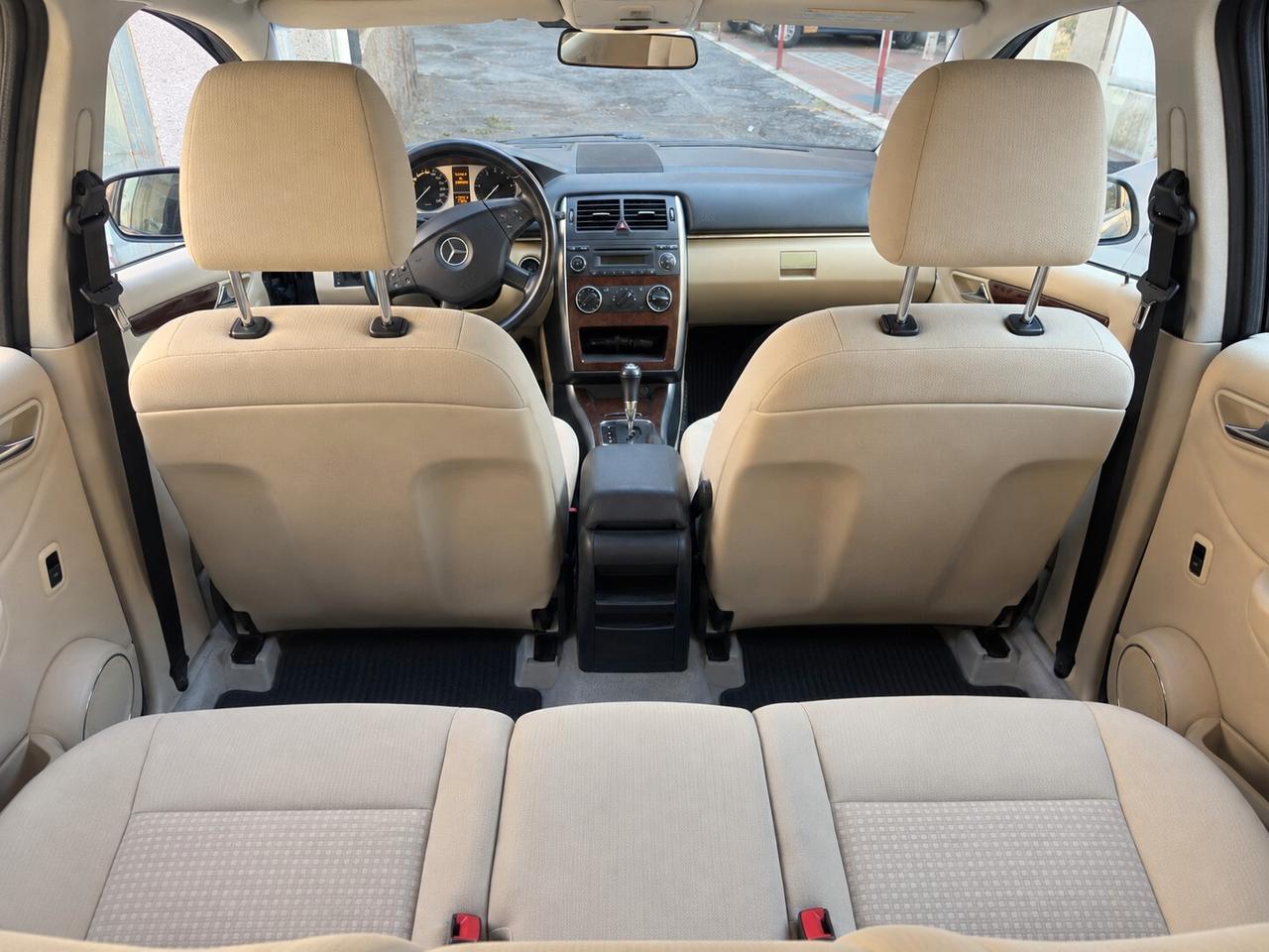 Mercedes-benz B 200 CDI SportMercedes-Benz B 200 CDI Premium Automatica – 140 CV – € 2.890Cambio automatico – 178.000 km – Doppie chiavi – Garanzia 12 mesi