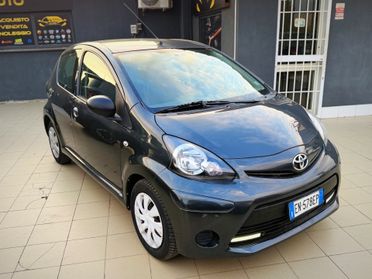 Toyota Aygo 1.0 12V VVT-i 3 porte Lounge Connect