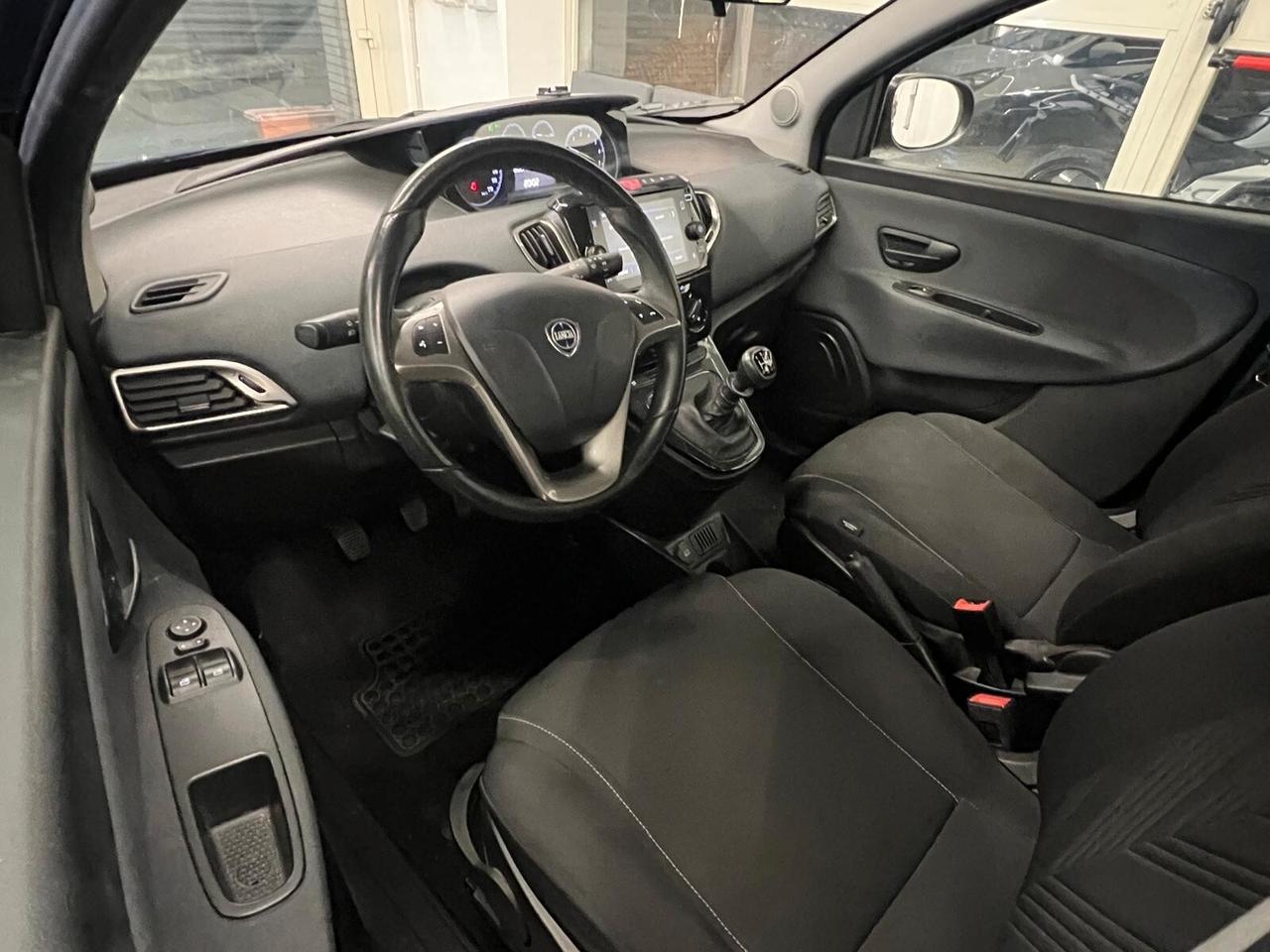 Lancia Ypsilon 1.0 hybrid*NO VICOLI FINANZ*CRONOL TAGL* *AZIENDALE*UNIPRO*CAR Play-ANDROID1.0 hybrid Gold*NO VICOLI FINANZ*CRONOL TAGL*UNIPR