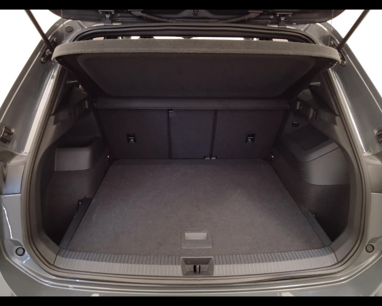 VOLKSWAGEN Tiguan III 2024 - Tiguan 2.0 tdi R-Line 150cv dsg