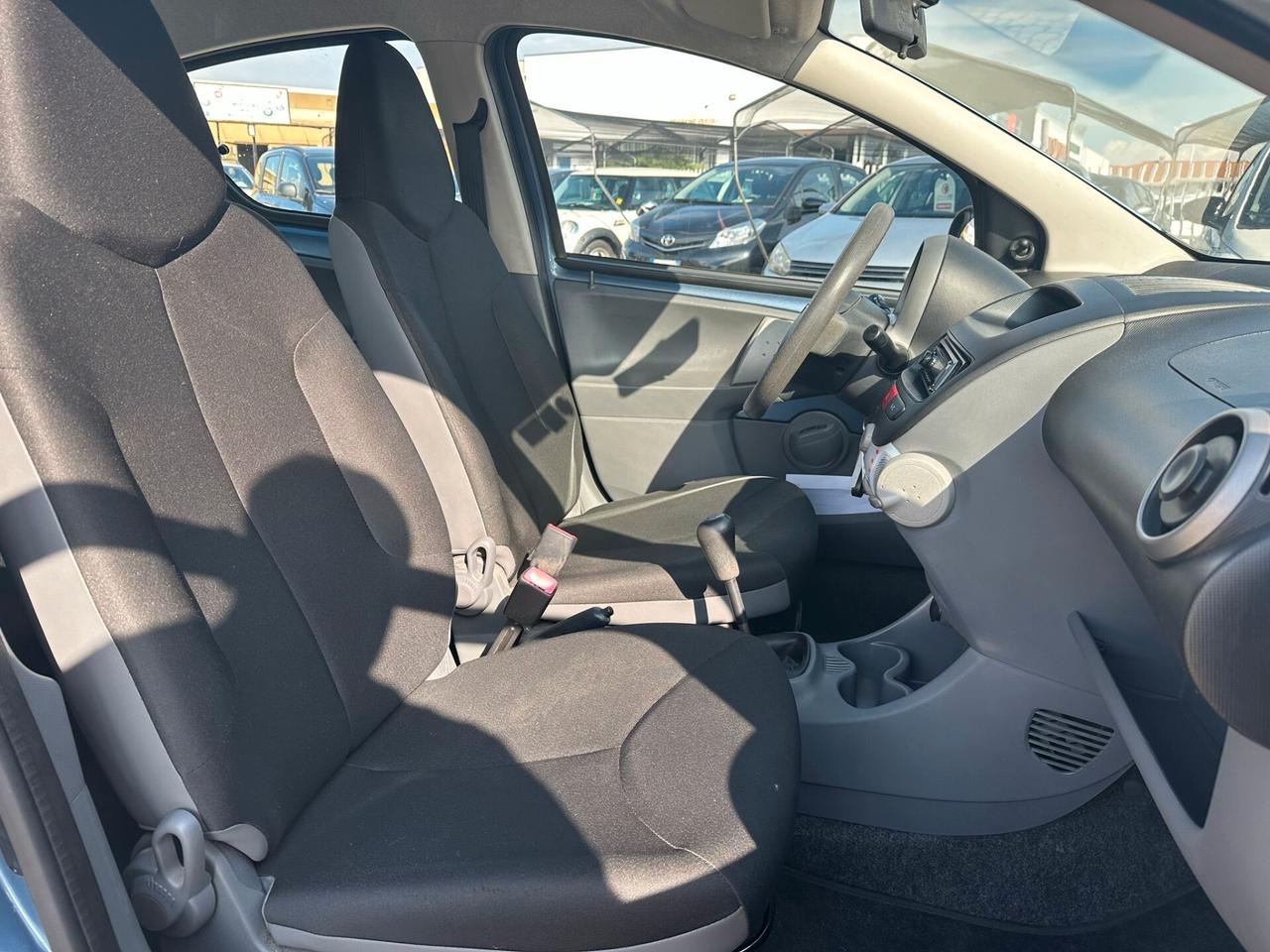 Toyota Aygo 1.0 12V VVT-i 5 porte Sol