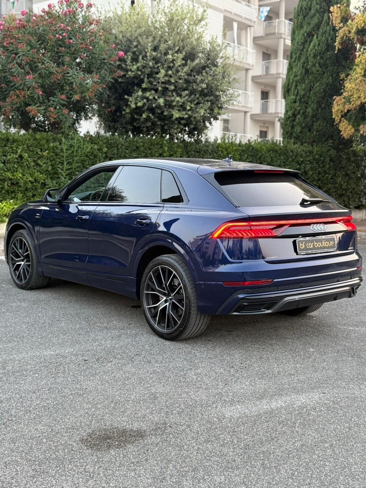 Audi Q8 50 TDI 286 CV quattro S Line Identity Black