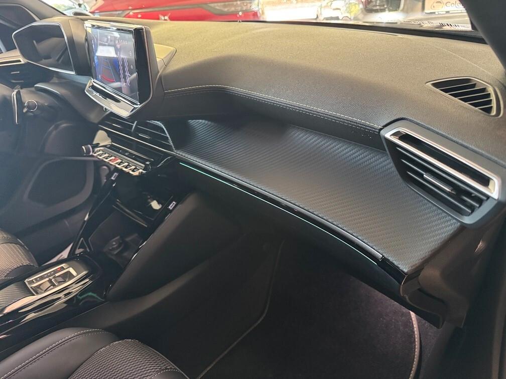 Peugeot 2008 1.2 puretech GT Pack Led Navi App conn 17" Neopat