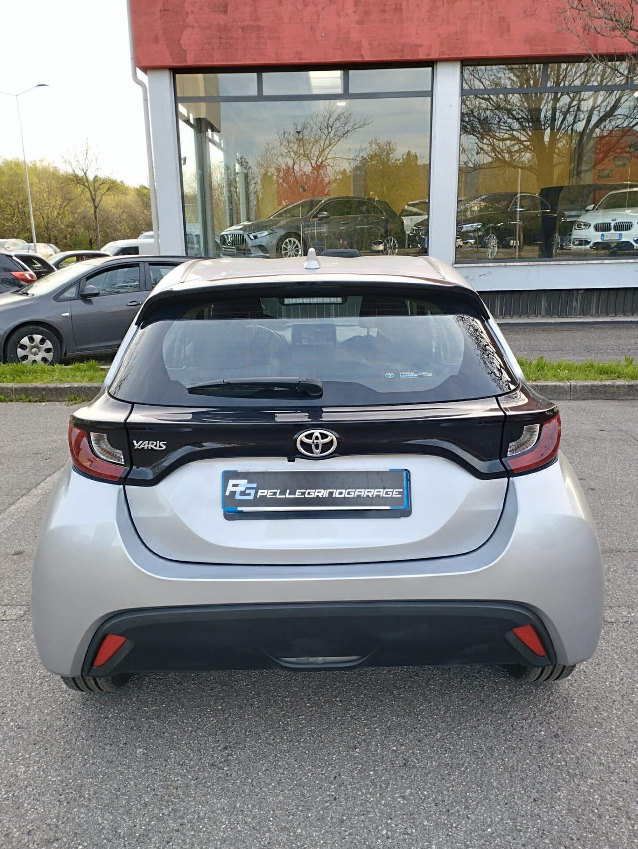 Toyota Yaris 1.0 Business vettura ideale per neopatentati