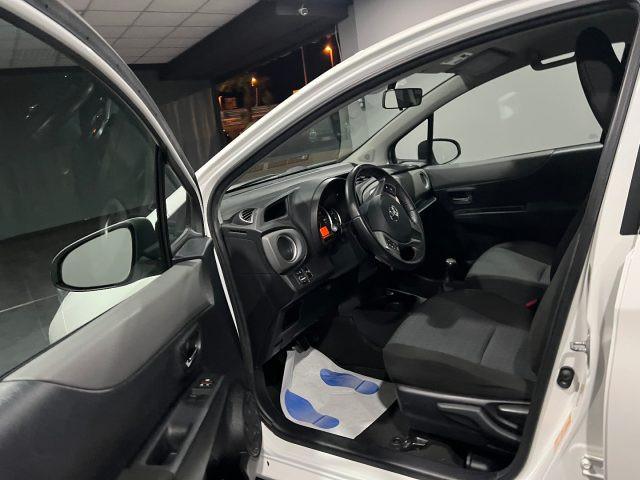 TOYOTA Yaris 1.0 5 porte Sol