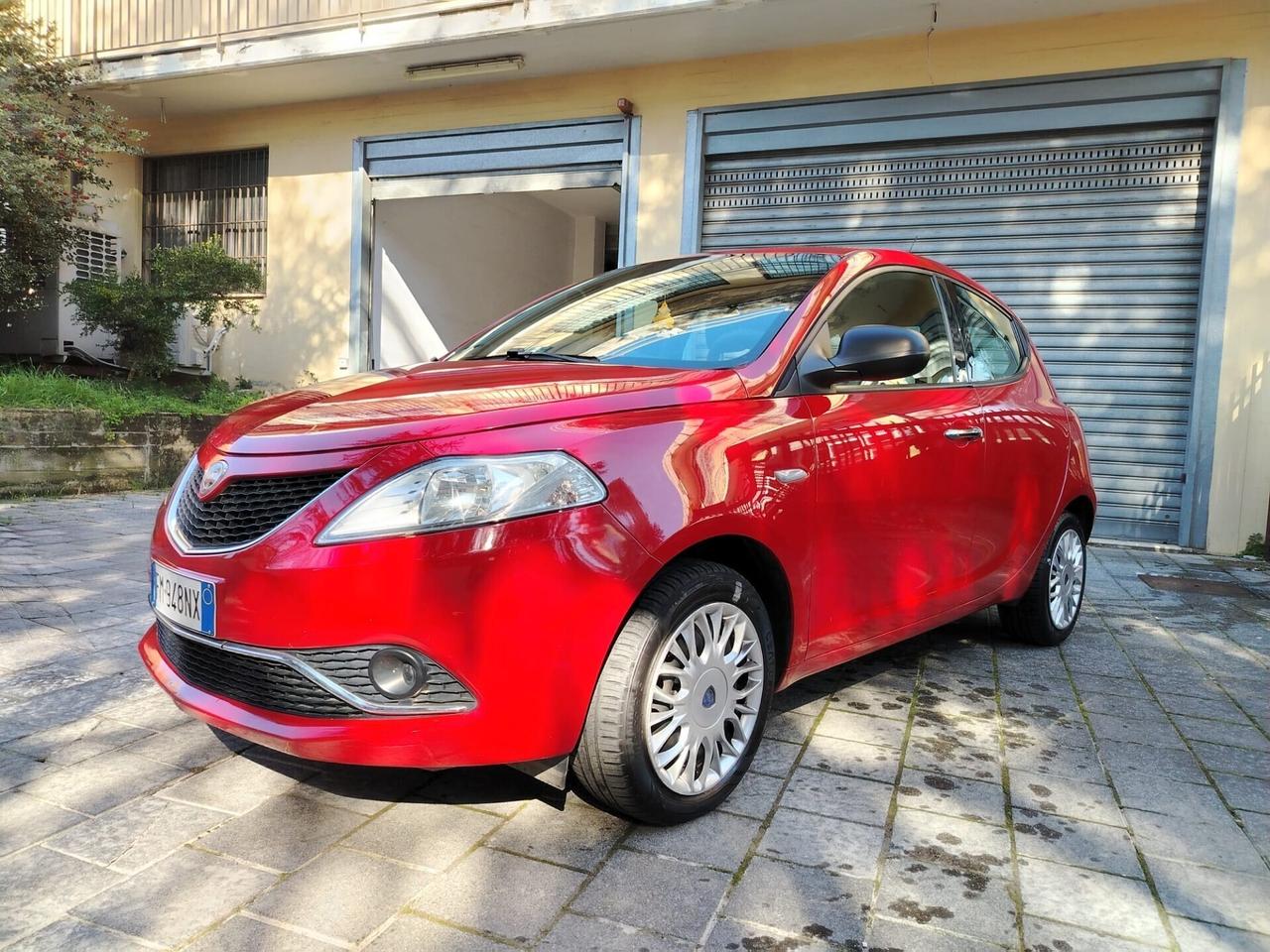 Lancia Ypsilon 1.2 69 CV 5 porte GPL Ecochic Gold