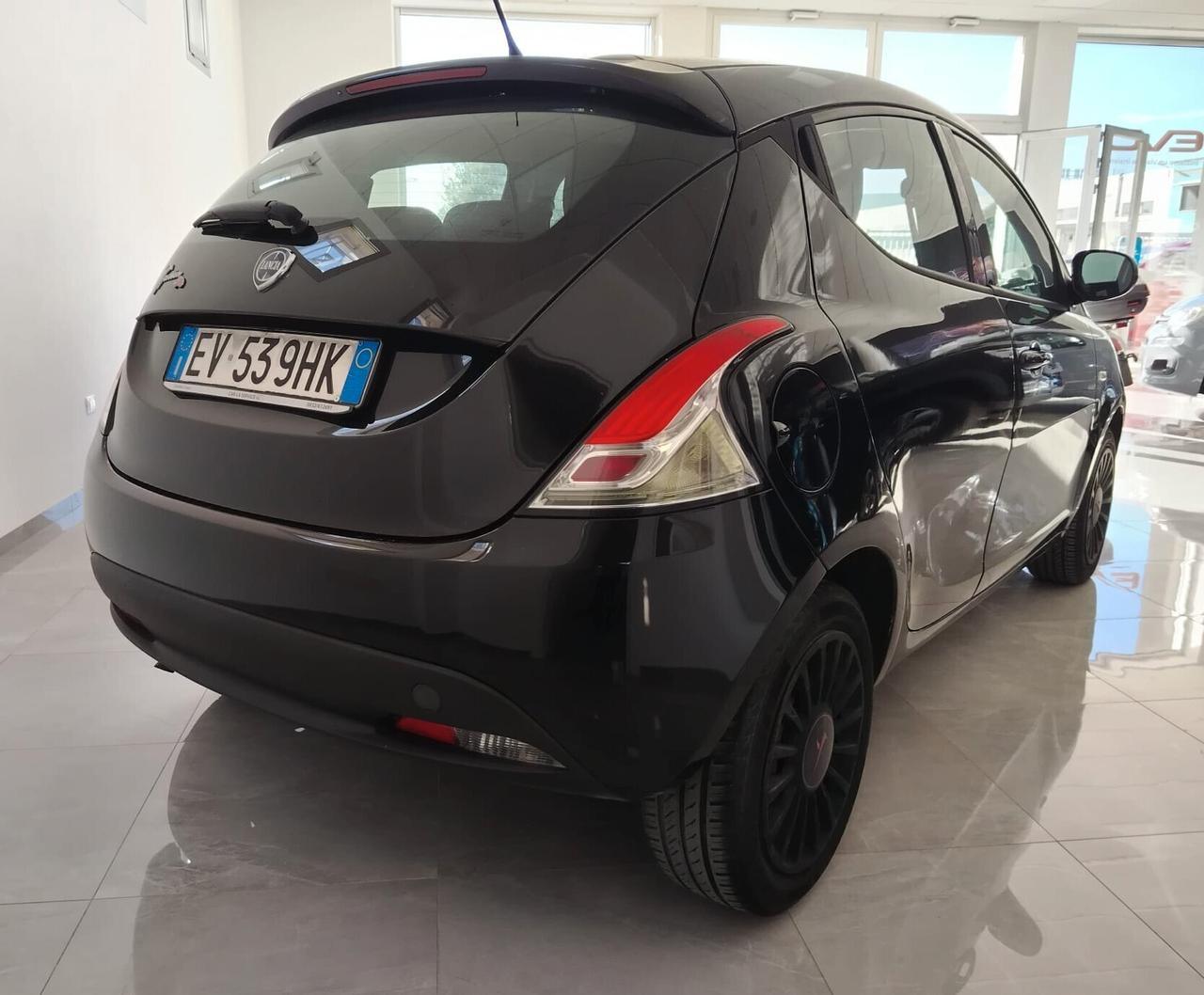 Lancia Ypsilon 1.2 69 CV 5 porte Elefantino
