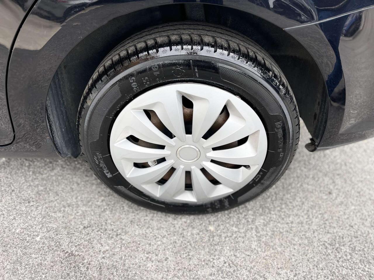 Volkswagen Touran 1.6 Diesel 105CV E5 Neo - 2013
