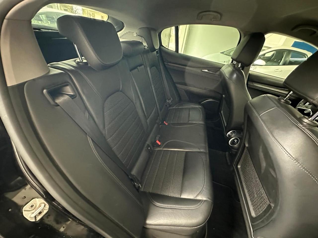 Alfa Romeo Stelvio 2.2 Turbodiesel 180 CV AT8 RWD Super