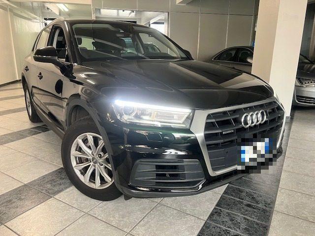 AUDI Q5 40 TDI quattro S tronic Business Design