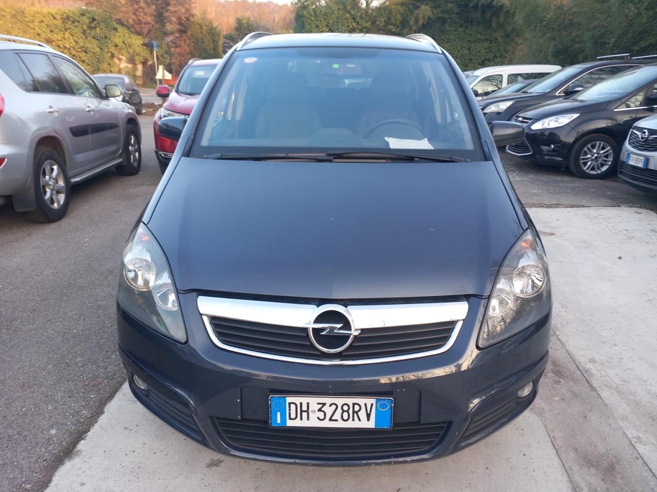 Opel Zafira 1.8 16V VVT Cosmo