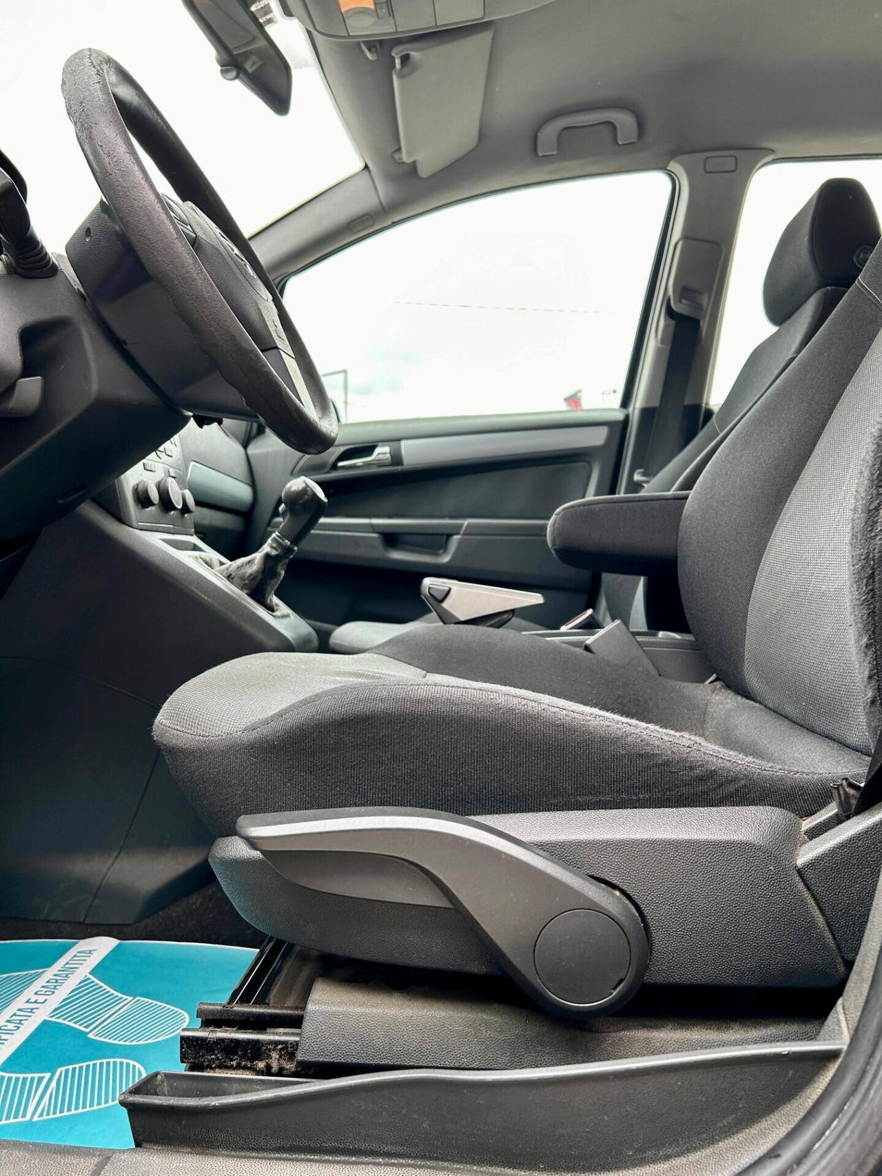 Opel Zafira 1.6 16V Twinport Cosmo 7 POSTI - ok neopatentato