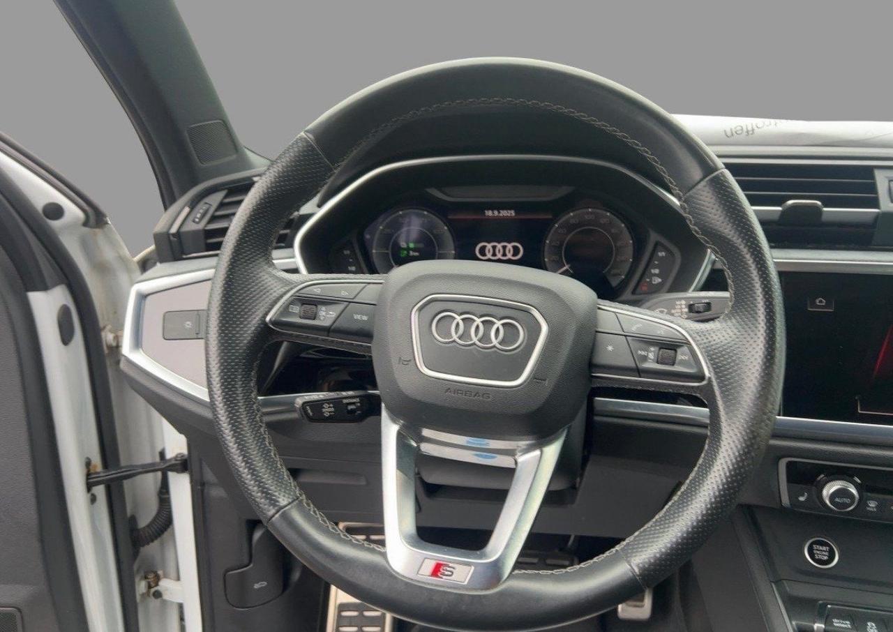 Audi Q3 45 TFSI S tronic S LINE interno esterno