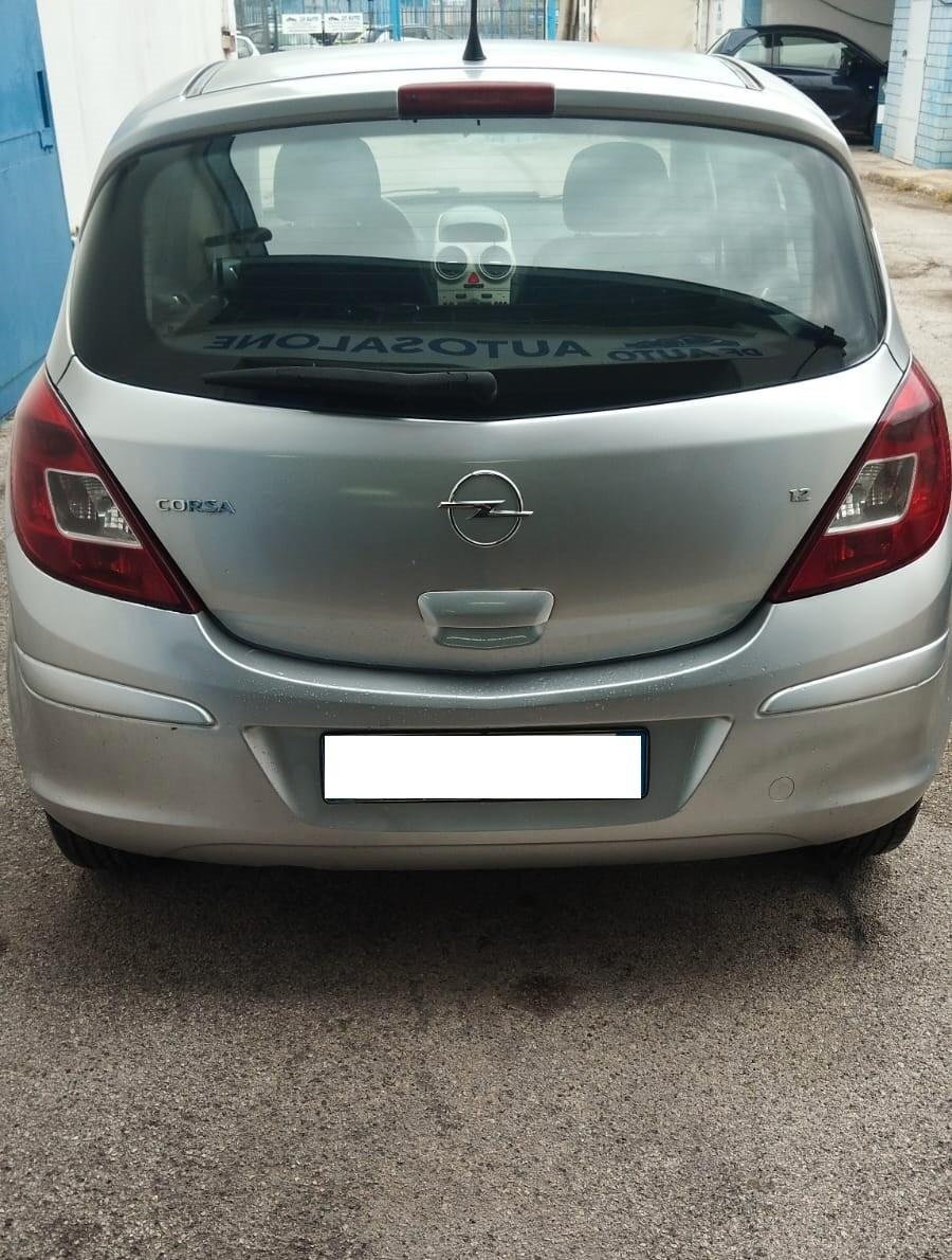 Opel Corsa 1.2 5 porte Cosmo