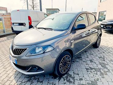 Lancia Ypsilon 1.0 FireFly 5 porte S&S Hybrid Ecochic Silver