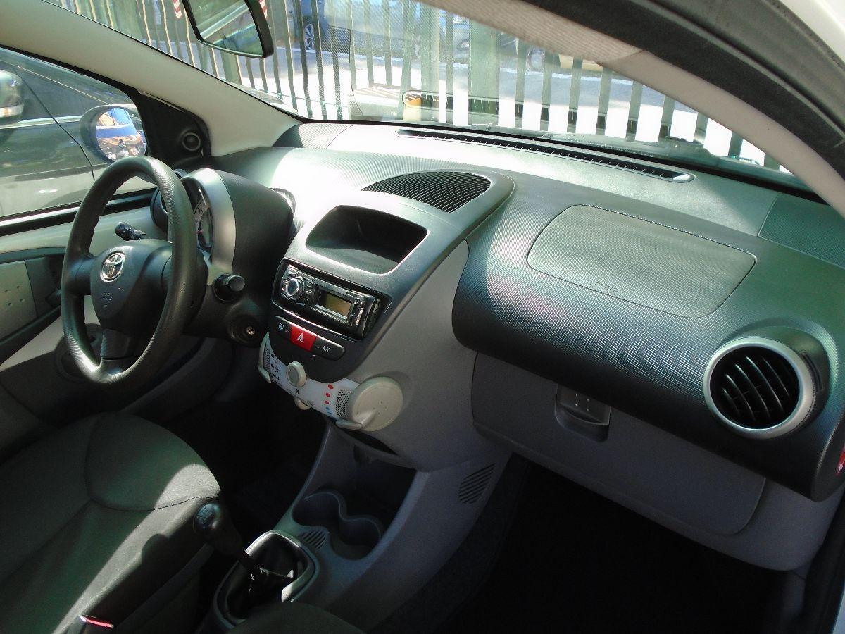 TOYOTA Aygo 12V VVT-i 5 porte Now Connect 120000 KM