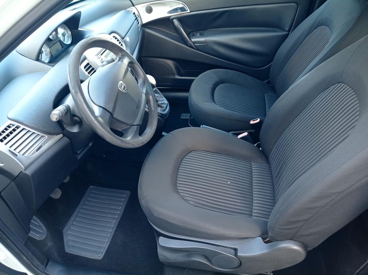Lancia Ypsilon 1.2 Oro
