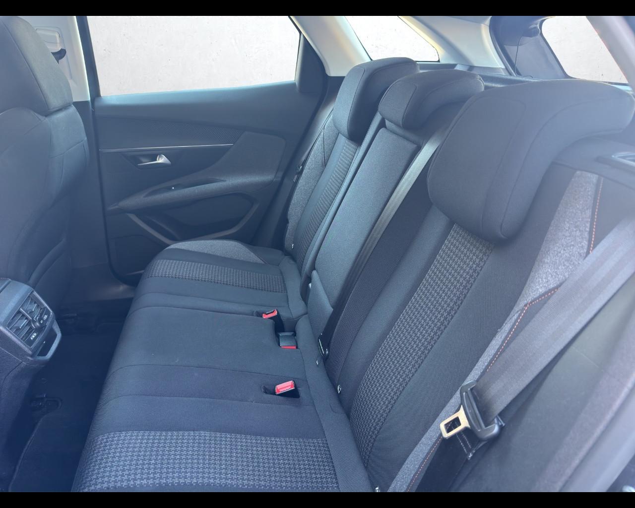 PEUGEOT 3008 2ª serie - 3008 BlueHDi 130 S&S EAT8 Business