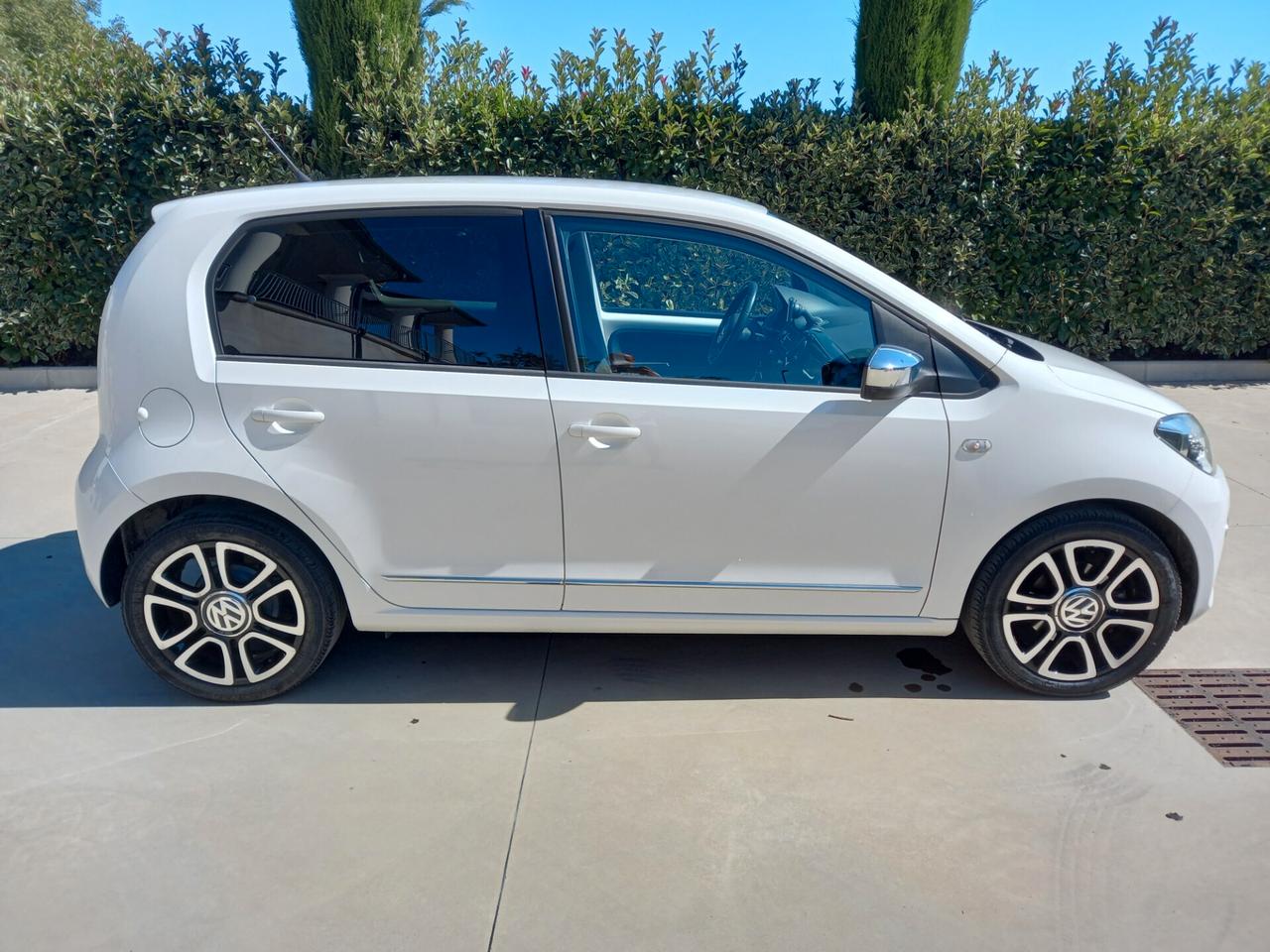 Volkswagen up! 1.0 75 CV 5p. high