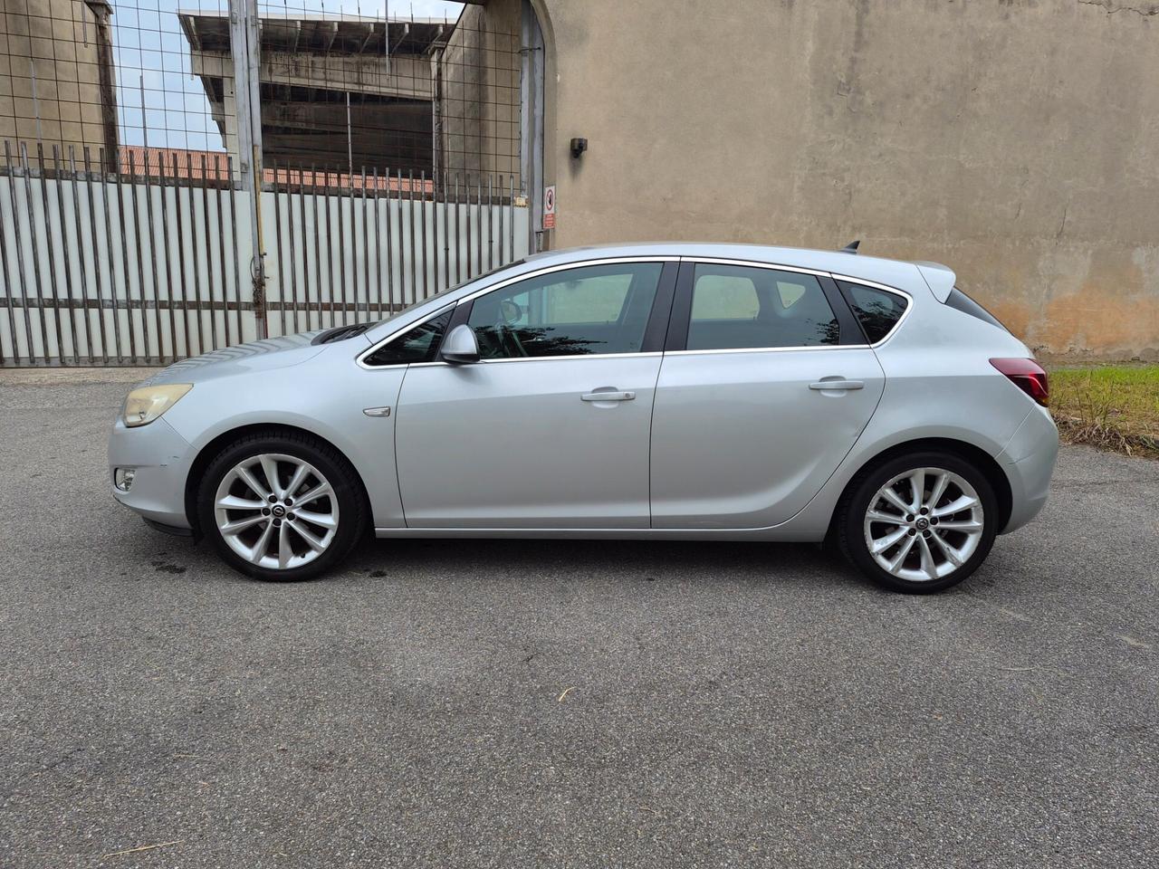 Opel Astra 1.4 Turbo 140CV 5 porte Cosmo
