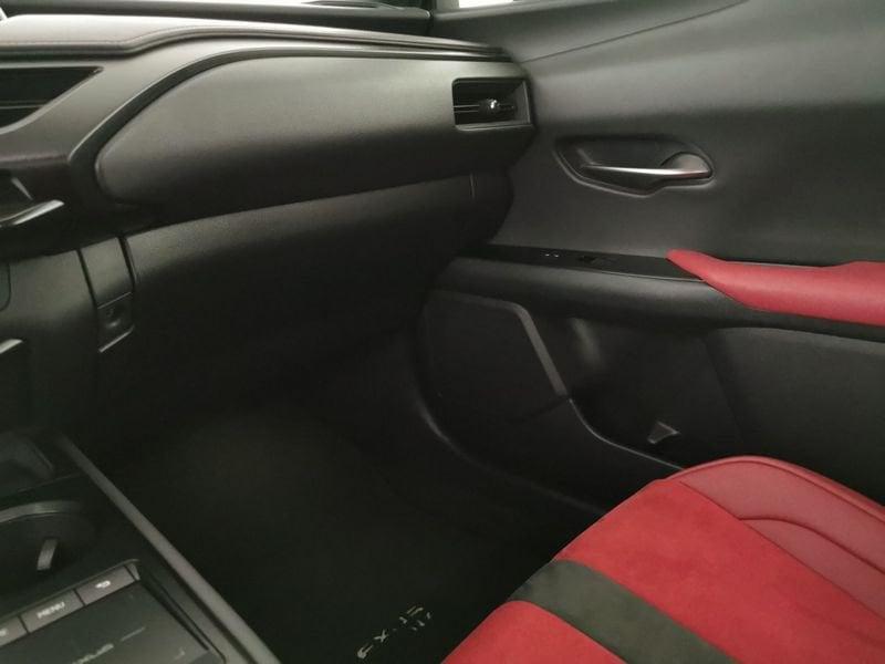 Lexus UX 250h 2.0 F-Sport 2wd cvt