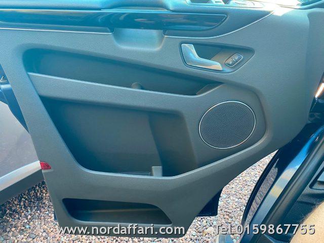 FORD Tourneo Custom 320 2.0 EcoBlue 130CV MHEV PC Titanium