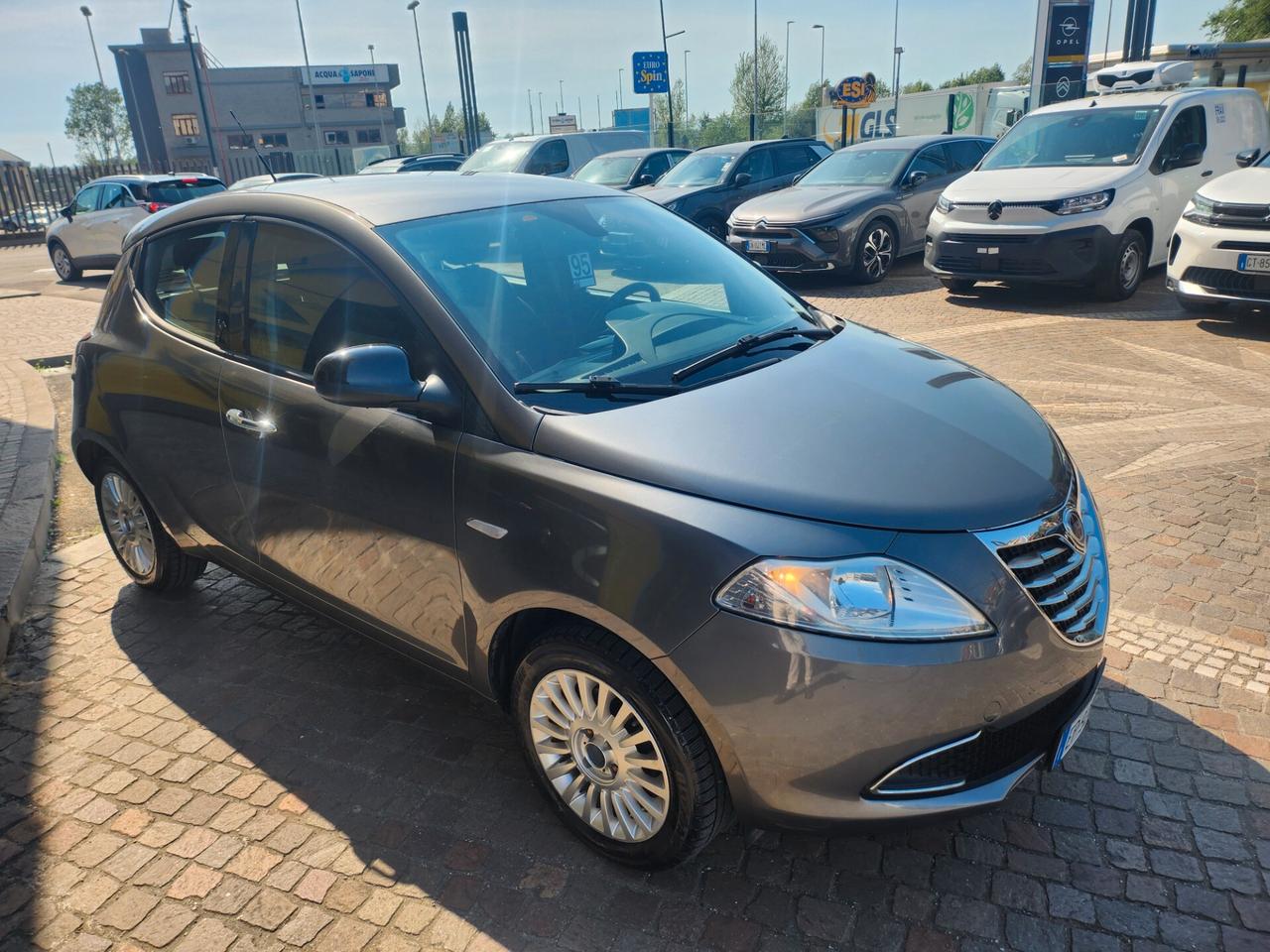 Lancia Ypsilon 1.3 MJT 16V 95 CV 5 porte S&S Silver