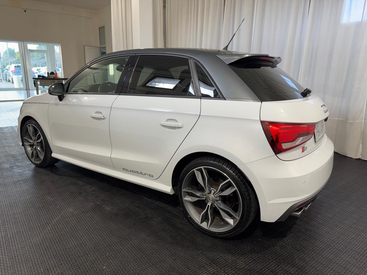 Audi A1 S1 SPB 2.0 TFSI quattro