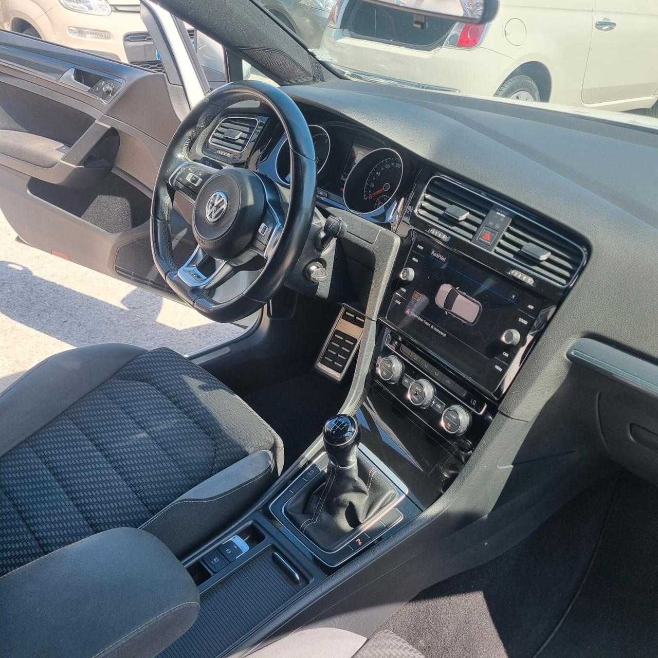 Volkswagen Golf 1.6 TDI 115 CV 5p. R LINE
