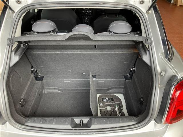MINI Mini 5 Porte 1.5 Twin Power Turbo Cooper Essential