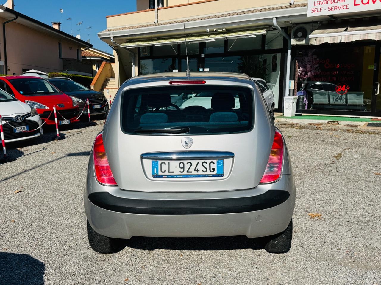 Lancia Ypsilon 1.2 8v Argento