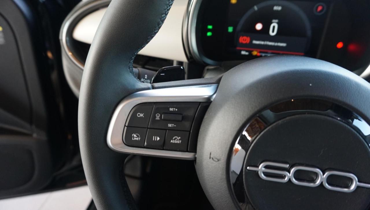 Fiat 600 Hybrid 100 CV DCT MHEV La Prima