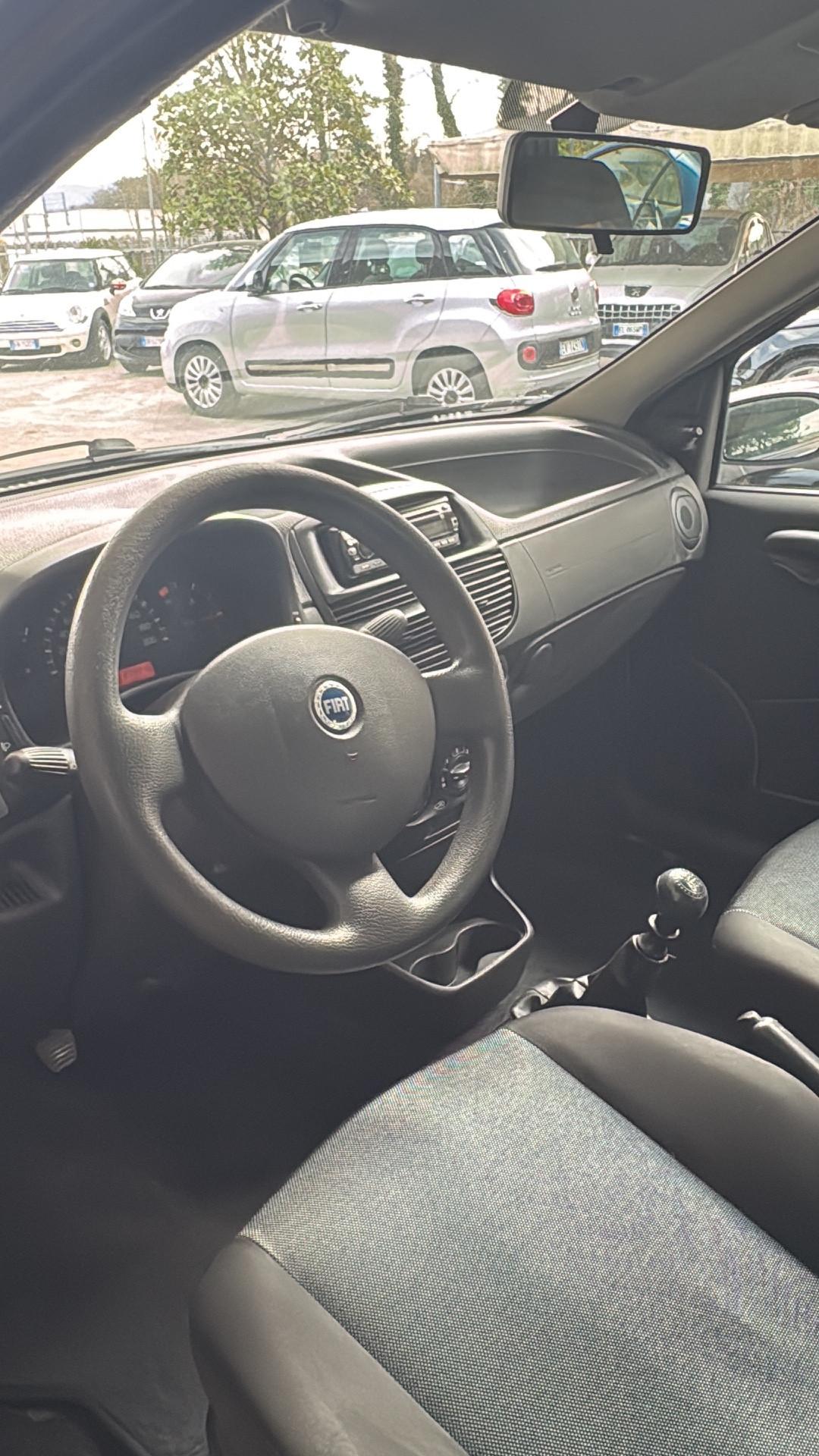 Fiat Punto 1.2 5 porte Active Natural Power