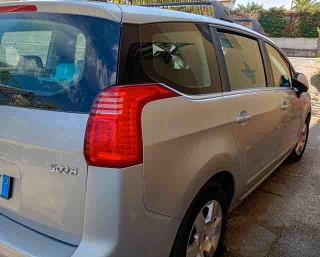 Peugeot 5008 2.0 HDi