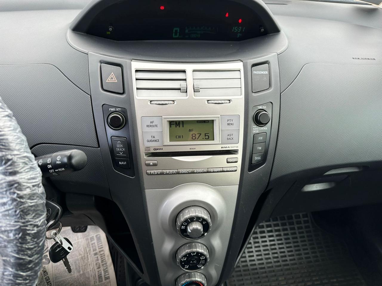 Toyota Yaris 1.3 5 porte Navi