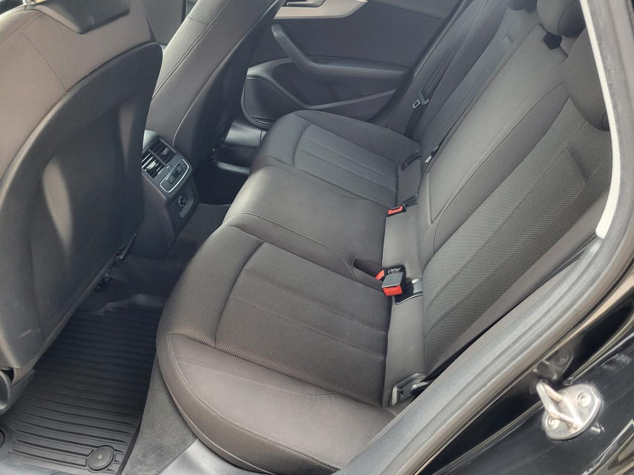 Audi A4 Avant 2.0 TDI 150 CV S -Tronic Business...