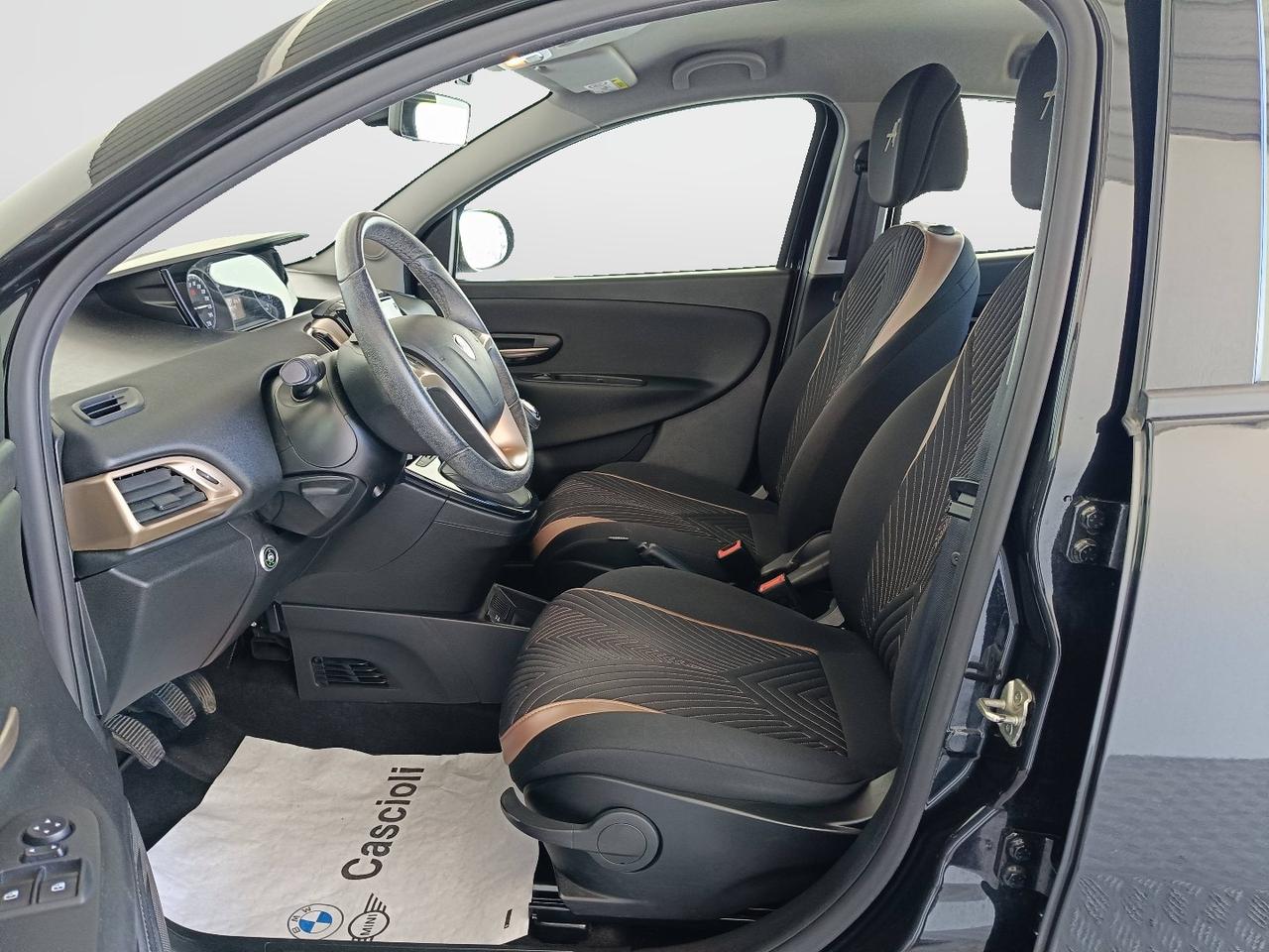 LANCIA Ypsilon III 2021 - Ypsilon 1.0 firefly hybrid Alberta Ferretti s&s 70cv