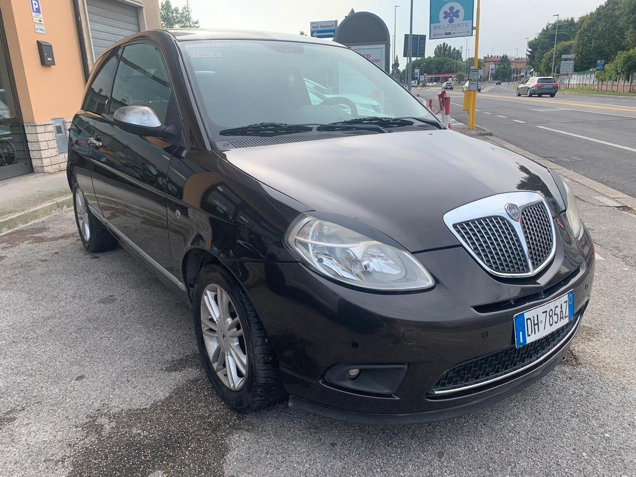 Lancia Ypsilon 1.2 benz Neopatentati