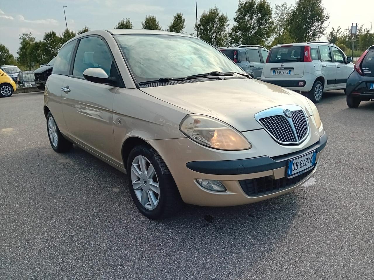 Lancia Ypsilon PER COMMERCIANTI