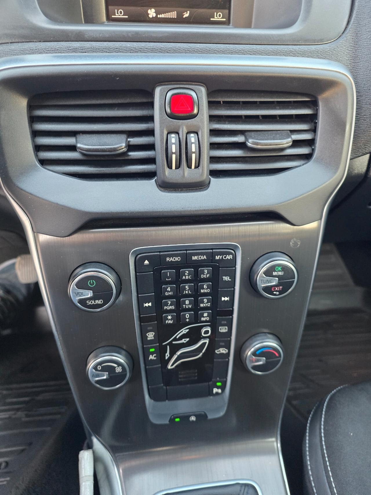 Volvo V40 D2 1.6 diesel 2013 SUMMUM