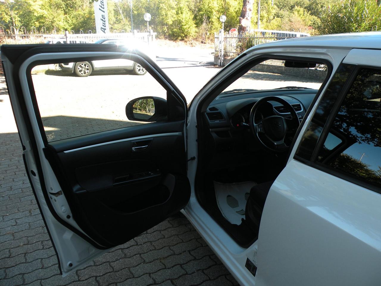 SUZUKI SWIFT 1.2 VVT 94CV 4WD Top 2011