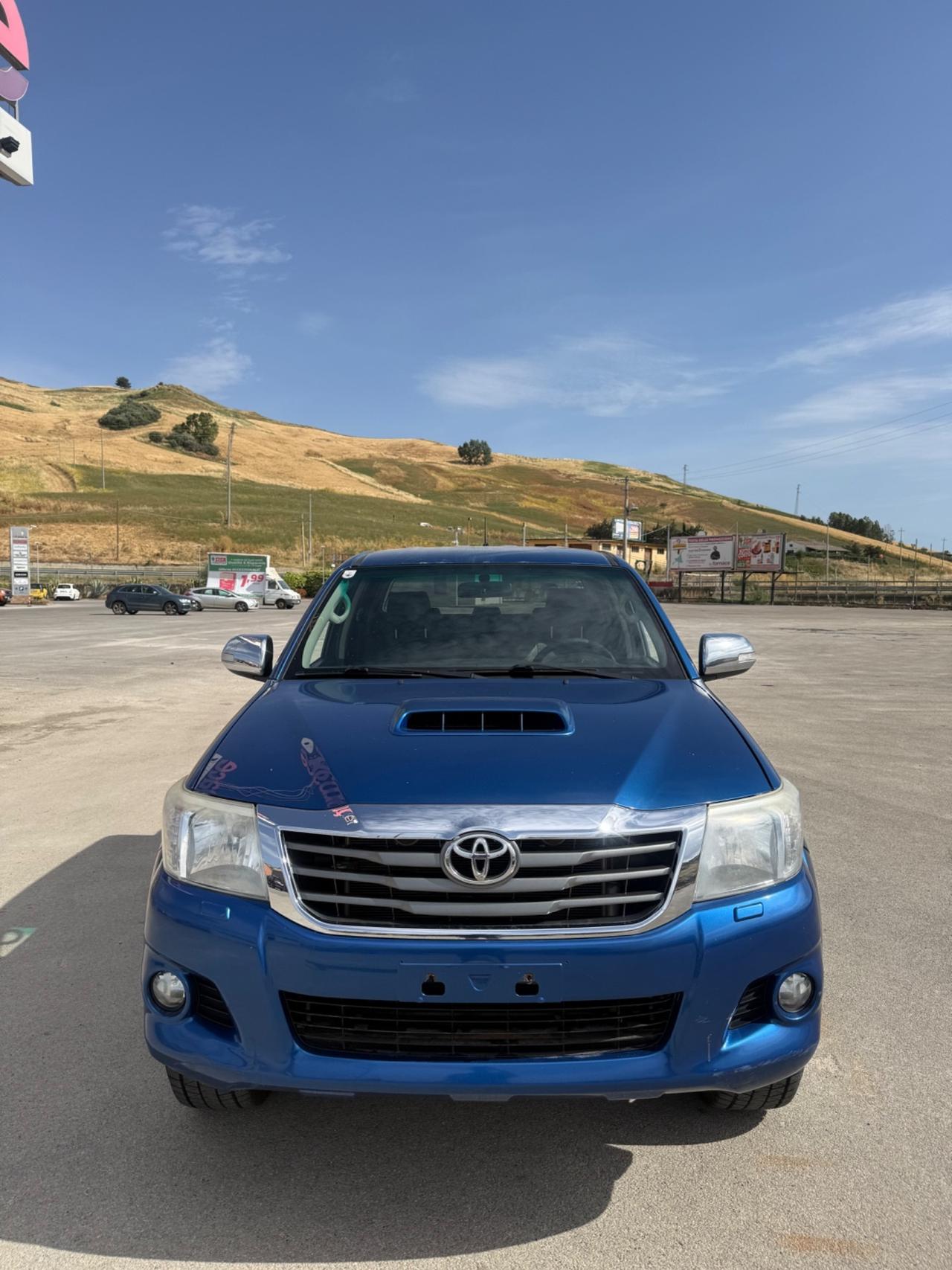 Toyota Hilux 3.0 D-4D aut.4WD 4p. DC Stylex