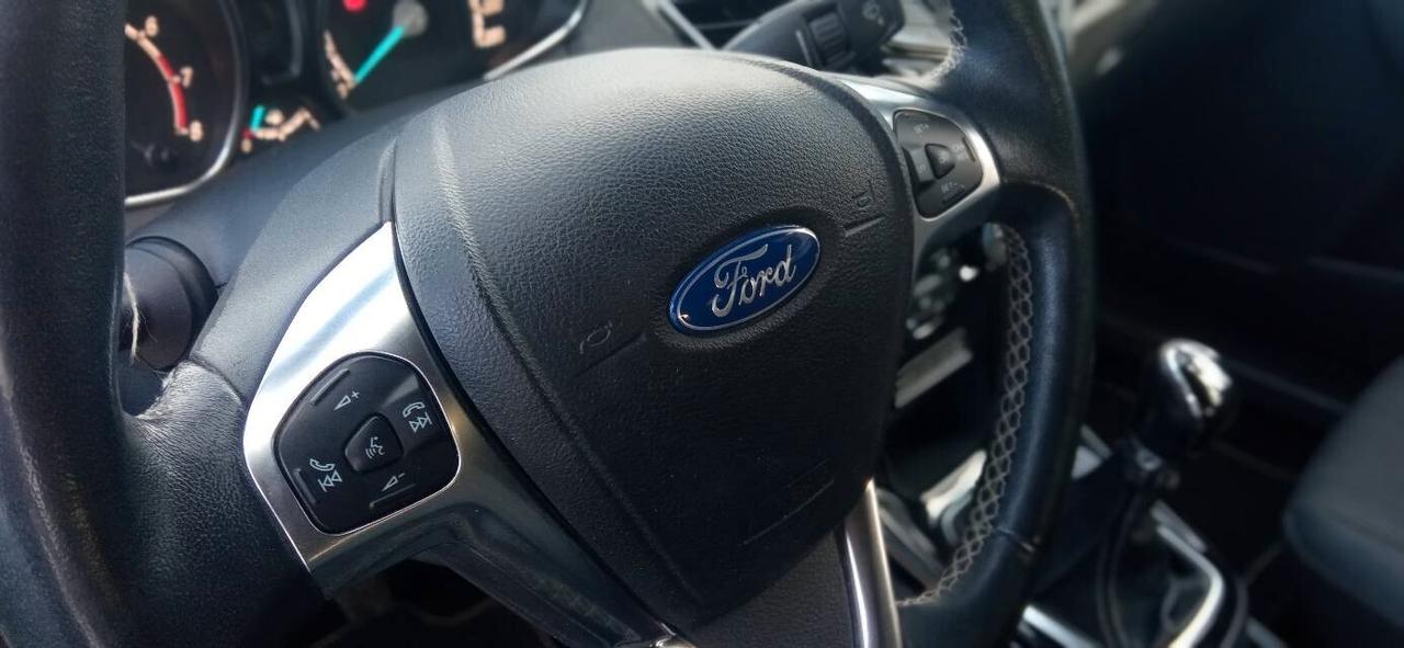 Ford Fiesta TITANIUM SENZA BS PAGA