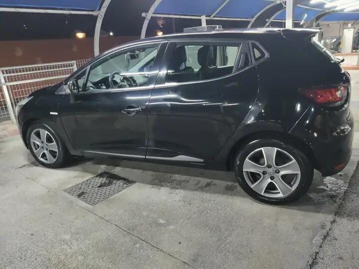 Renault Clio 1.5 dCi 8V 90CV 5P" Costume National"