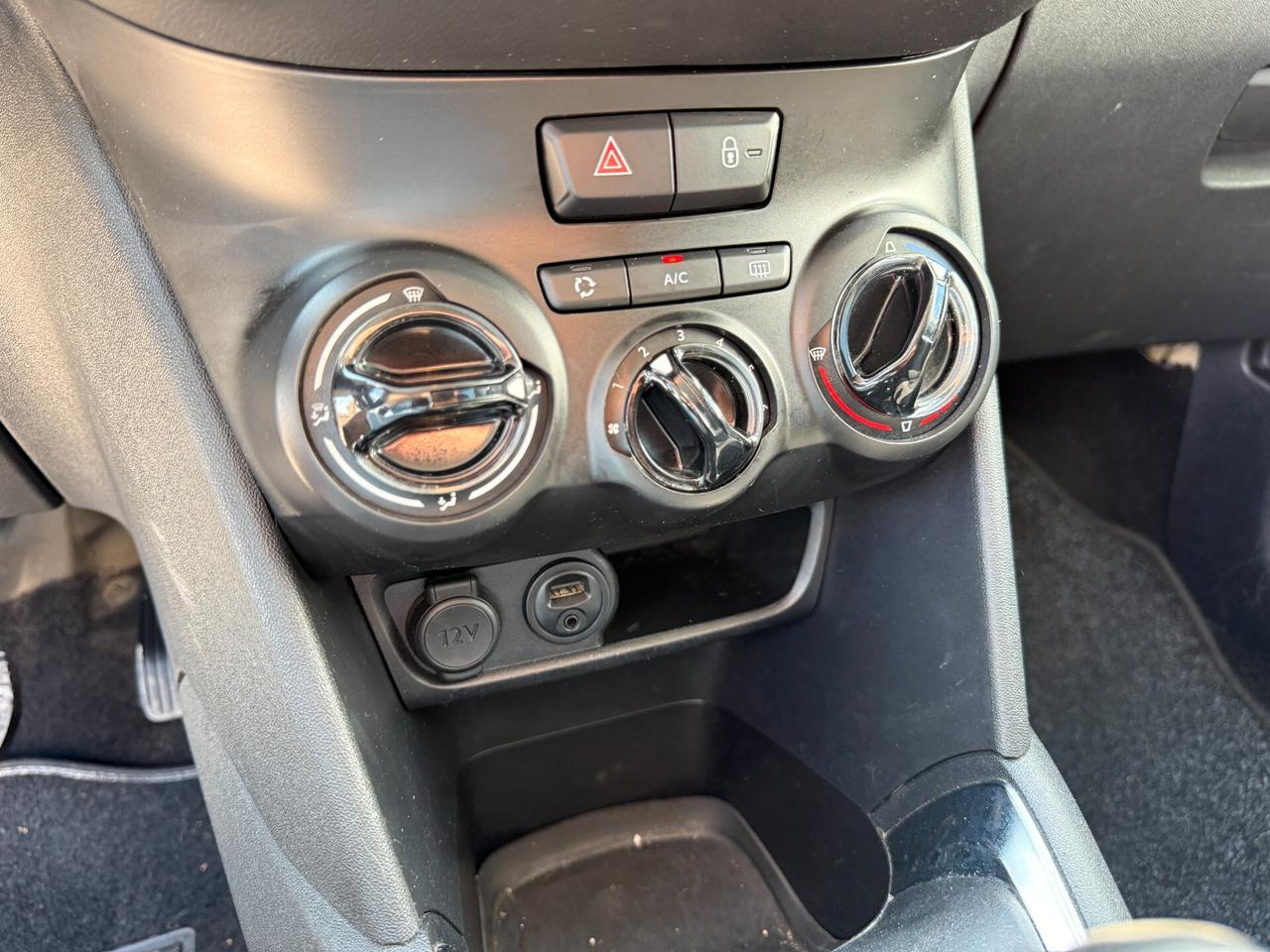 PEUGEOT 208 ANNO 2013 1.2 BENZINA 82 CV