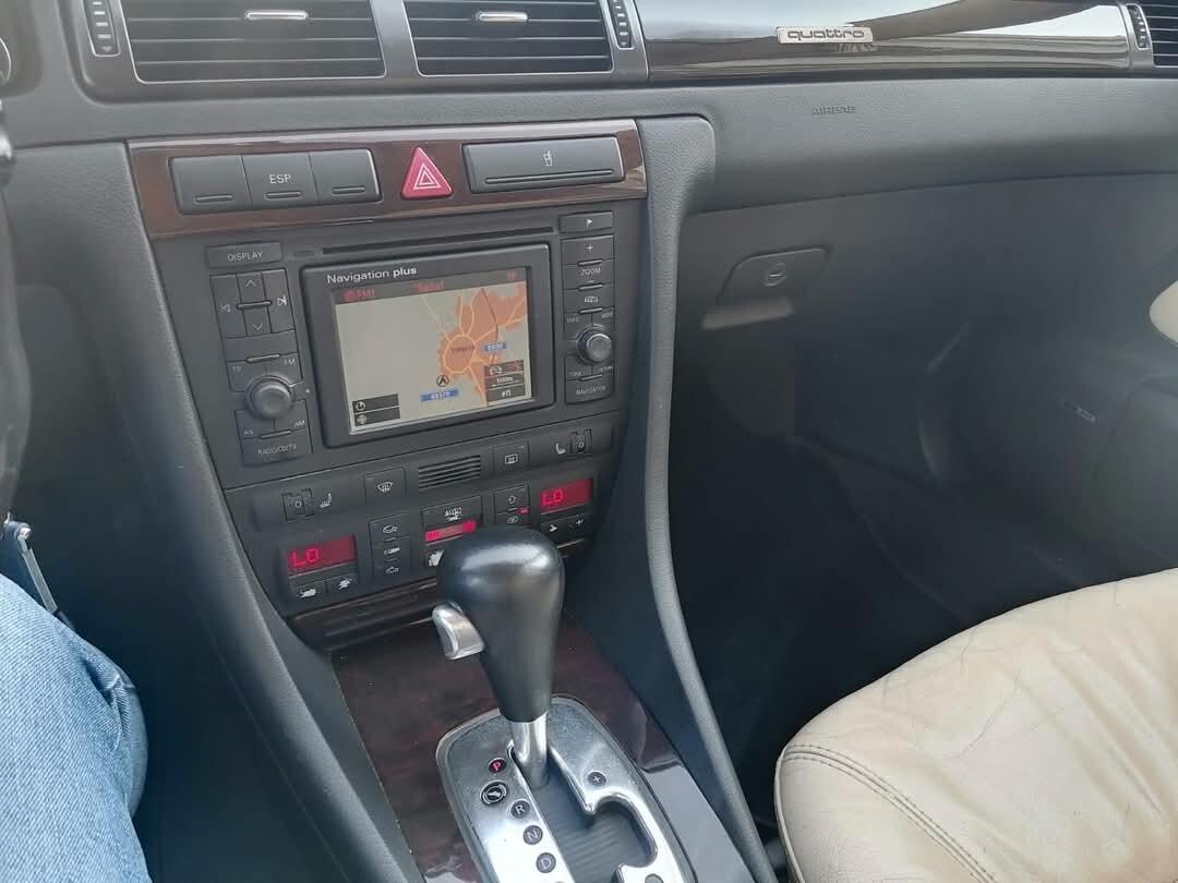 Audi A6 2.5 V6 TDI/180 CV cat Avant quattro