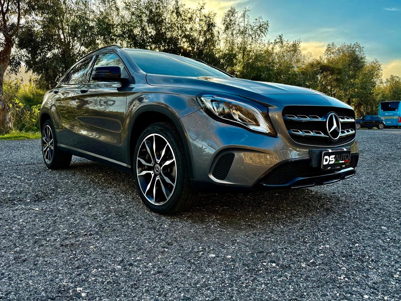 MERCEDES- BENZ GLA 200 D AUTOMATIC SPORT