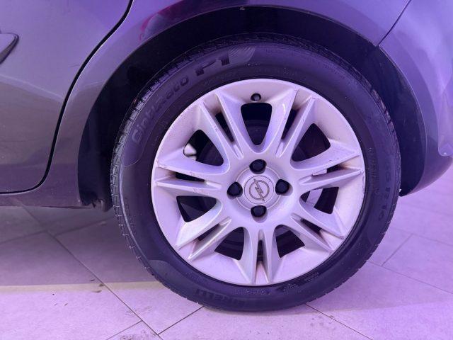 OPEL Corsa 1.2 5 P. Cosmo