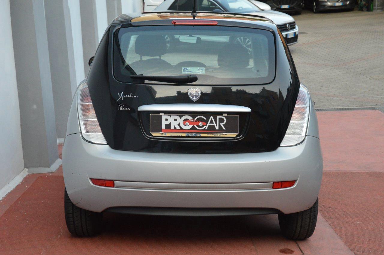 Lancia Ypsilon 3 Porte Ypsilon 1.2 8v New Oro (oro)